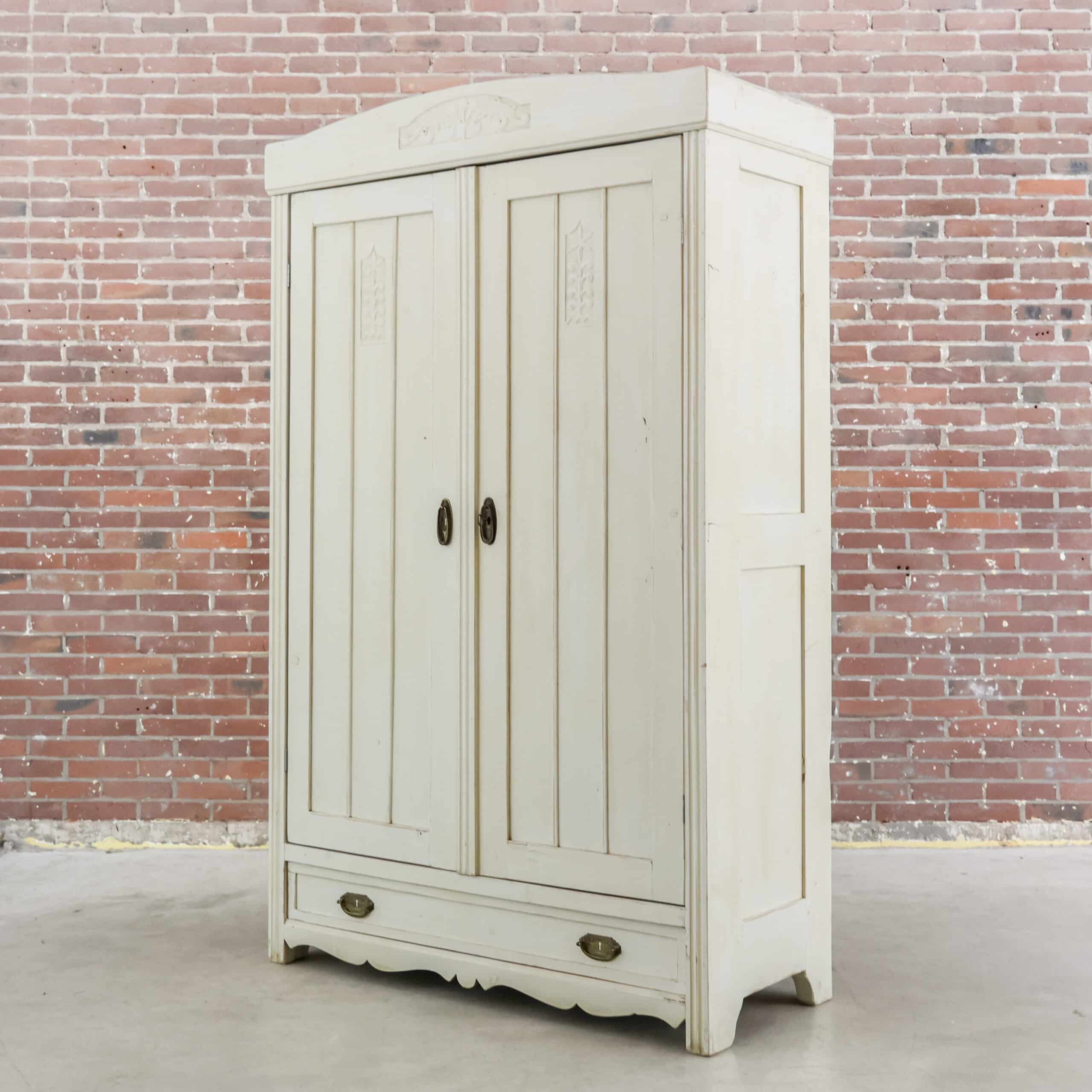 Brocante cremefarbener Wäscheschrank - Bild 8