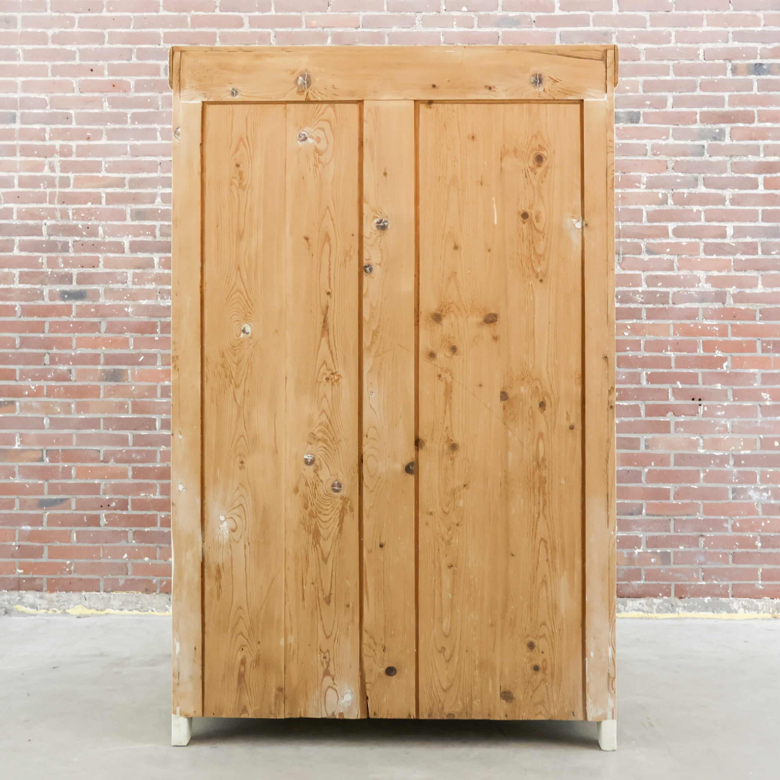 Brocante-Leinenschrank in Creme – Abbildung 9
