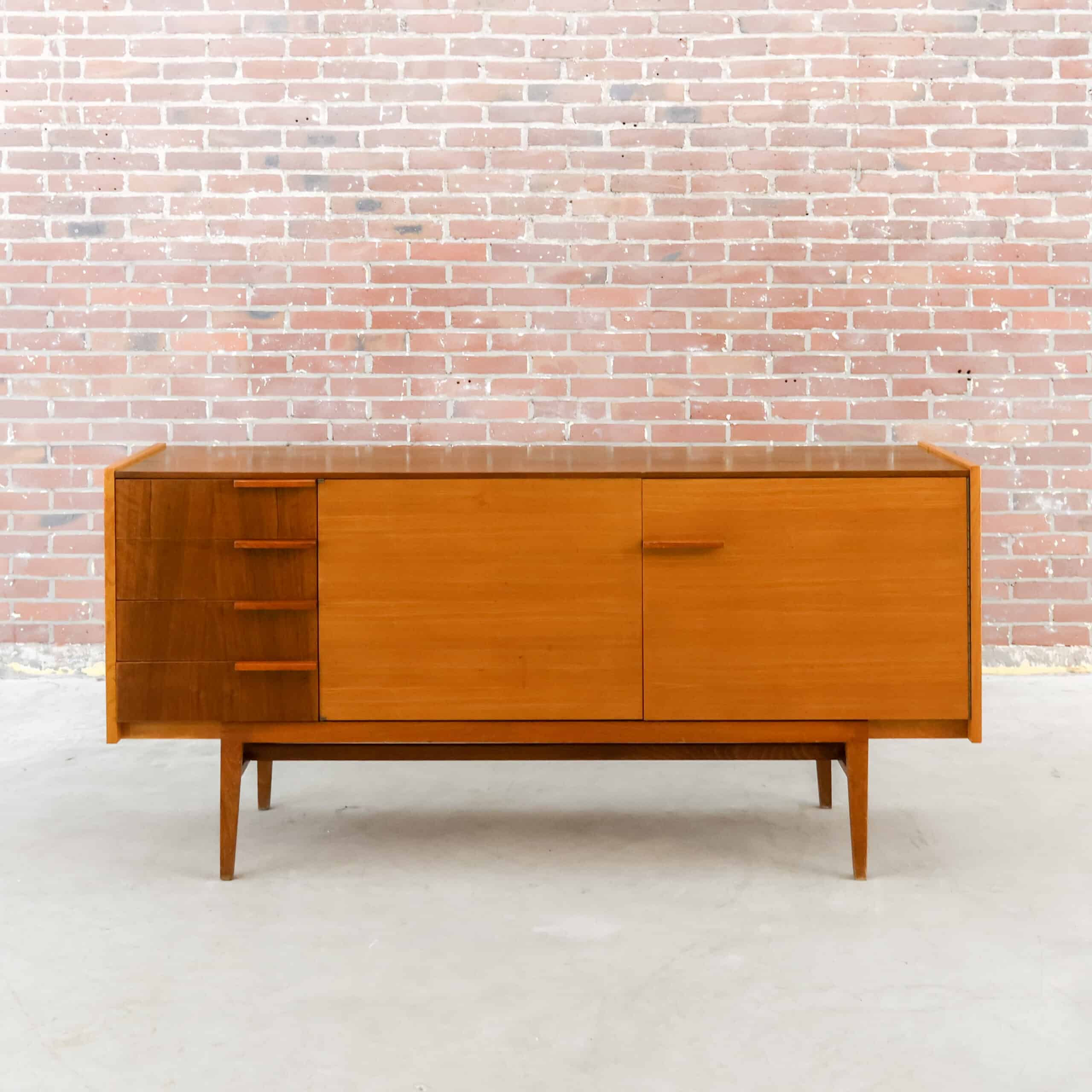 Mid-Century-Sideboard – Up Závody