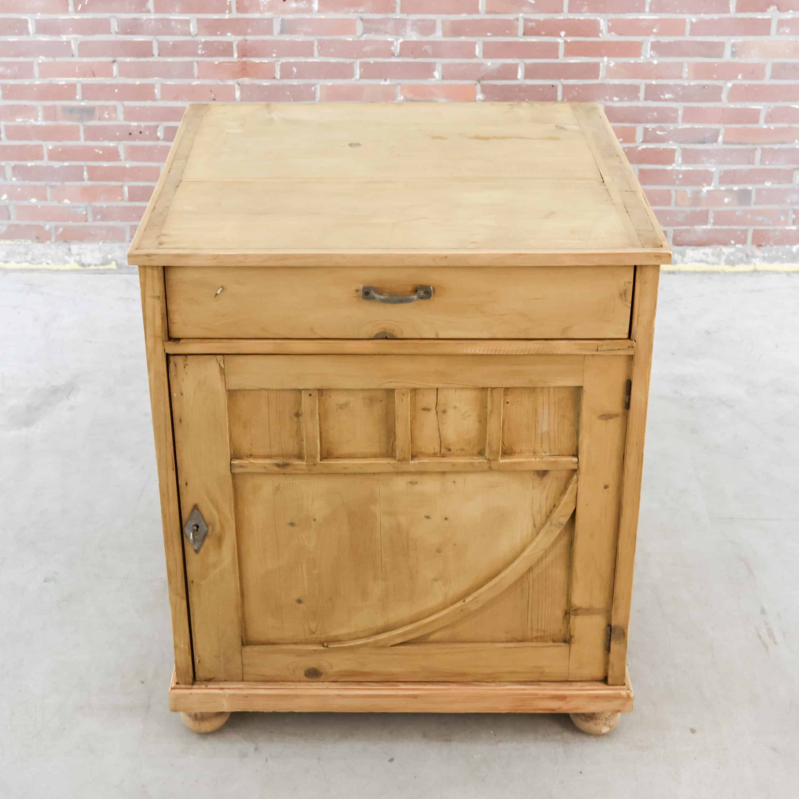 Kiefernholz-Sideboard – Abbildung 3