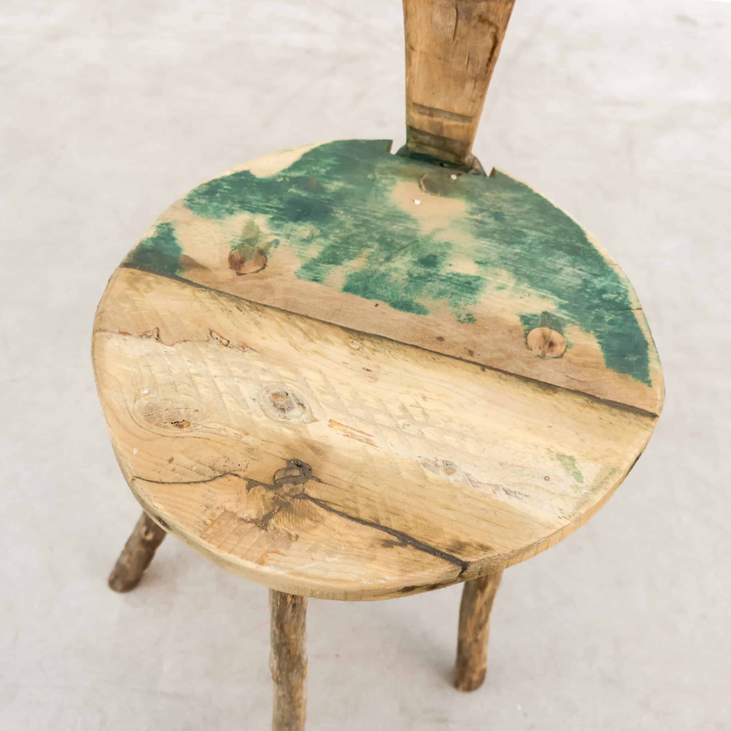 Rustikaler Milchhocker aus Holz – Abbildung 3