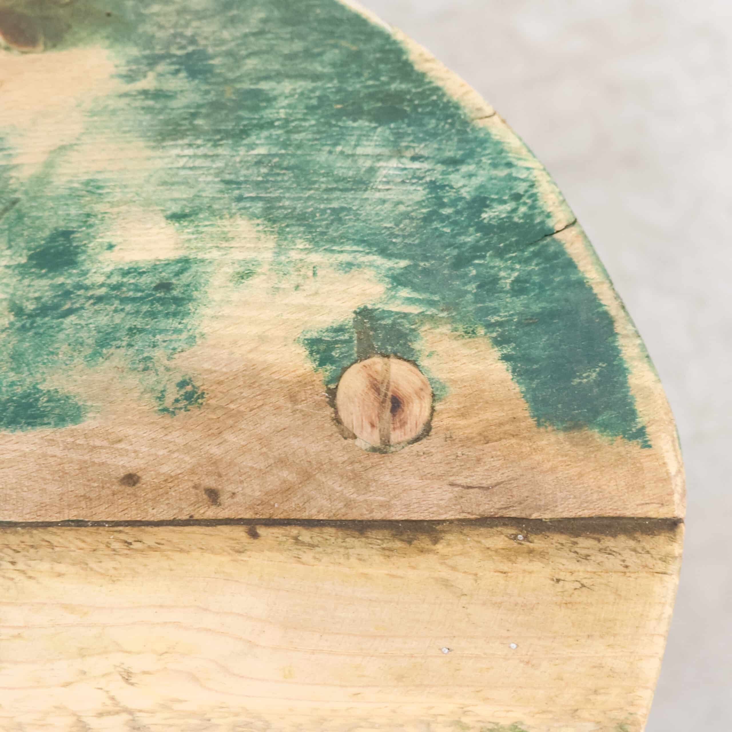 Rustikaler Milchhocker aus Holz – Abbildung 4