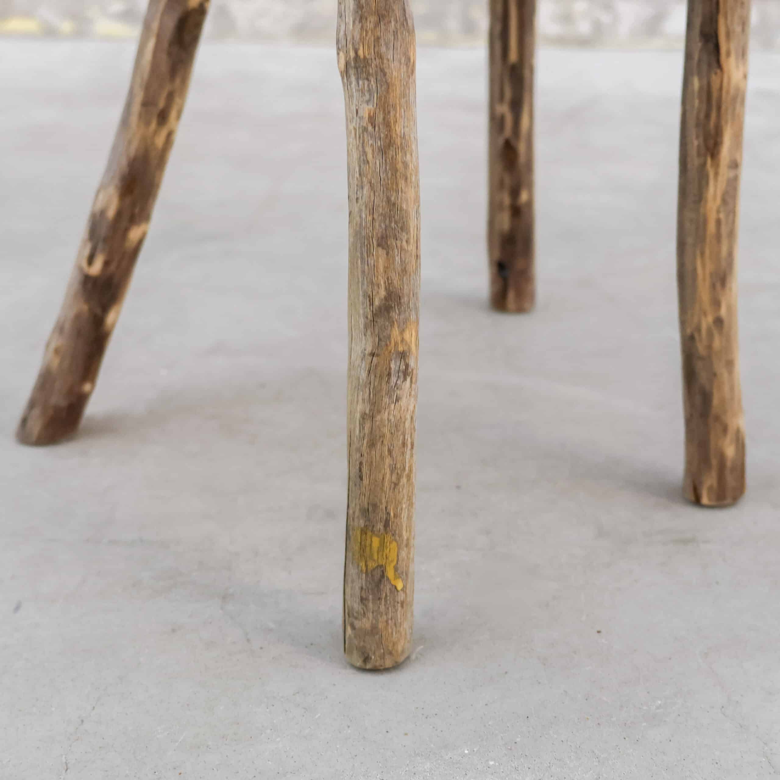 Rustikaler Milchhocker aus Holz – Abbildung 7