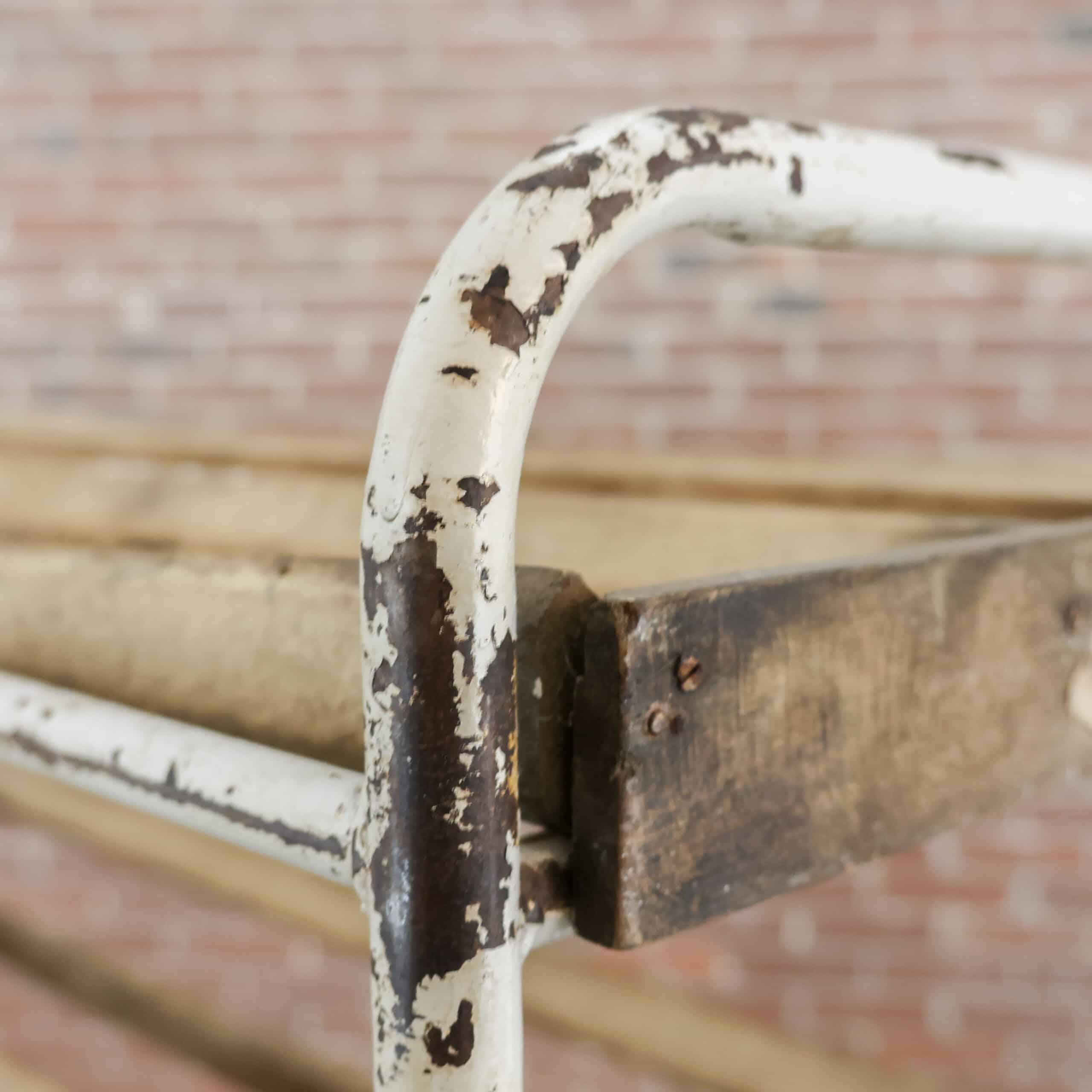 Vintage-Bäckerwagen im Industriestil – Abbildung 4