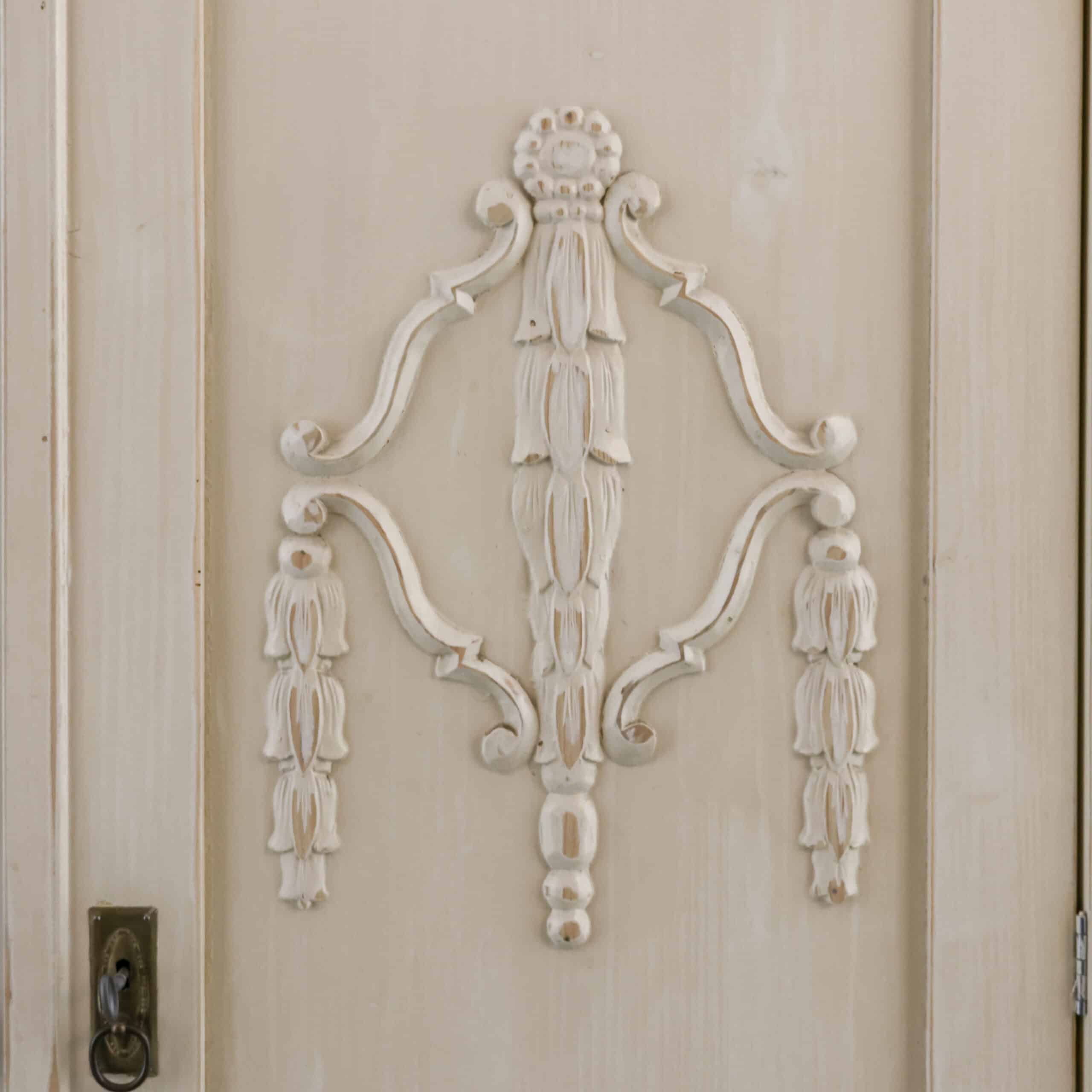 Brocante cremefarbener Wäscheschrank - Bild 7