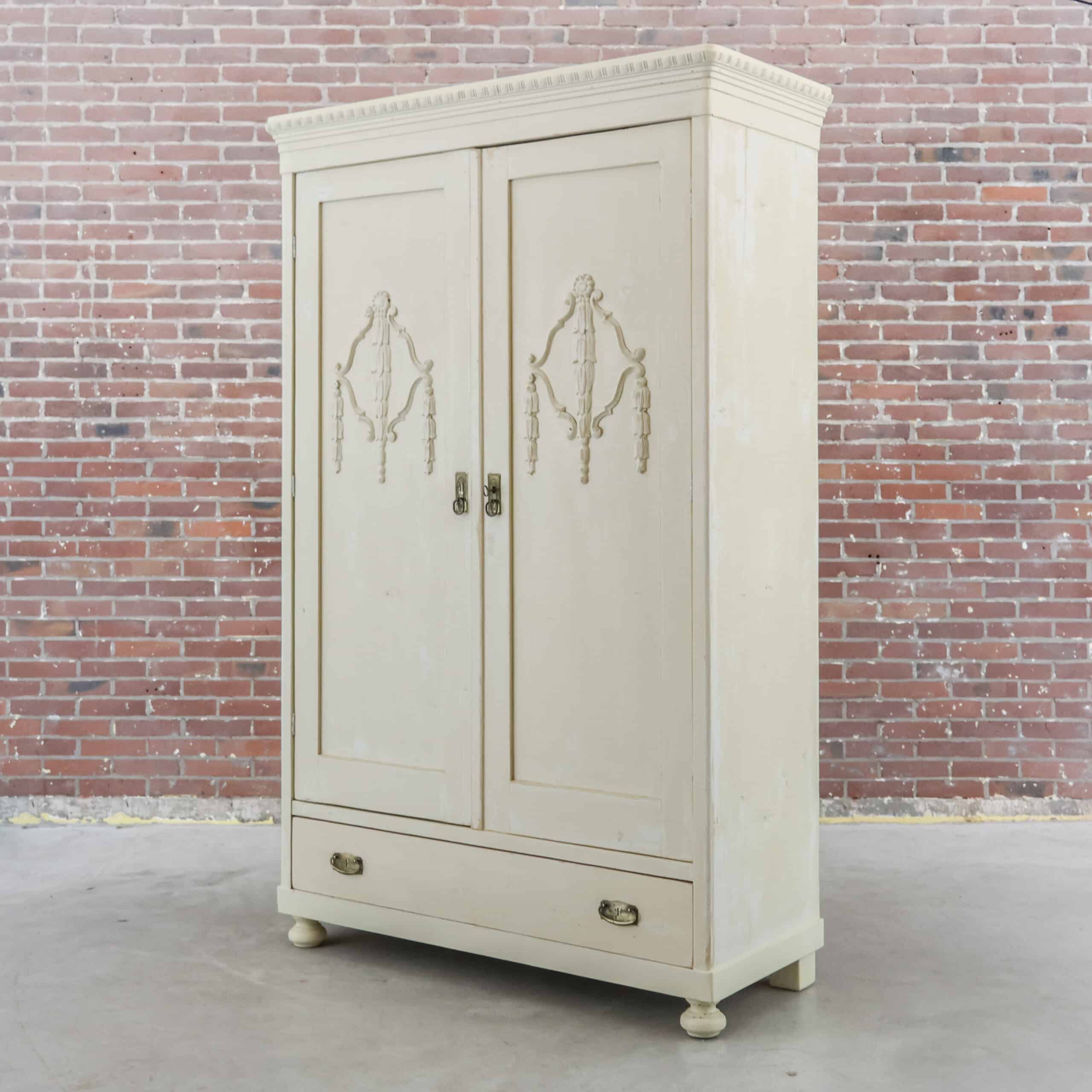 Brocante-Leinenschrank in Creme – Abbildung 10