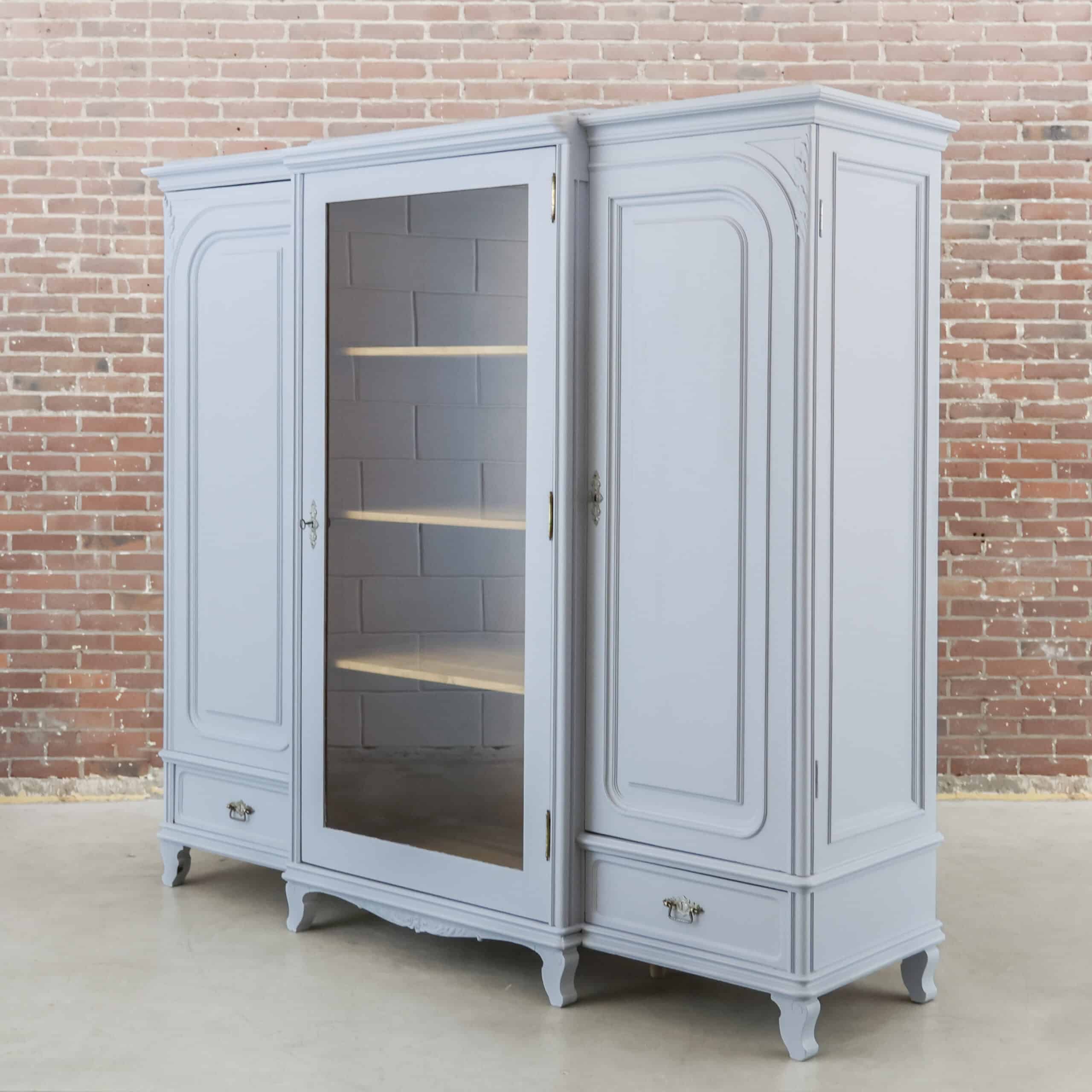 Brocante-Schrank mit drei Türen – Abbildung 8