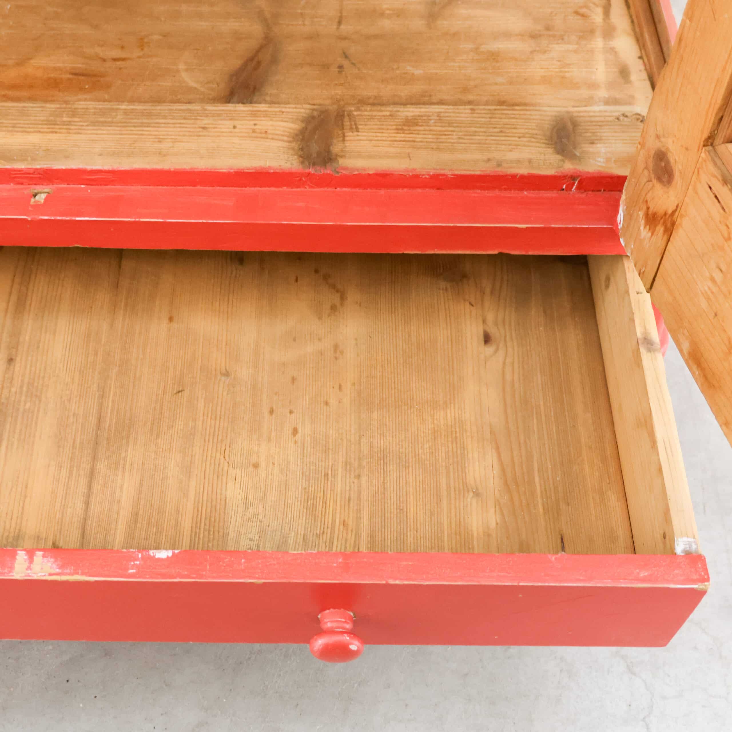 Rote Brocante-Vitrine – Abbildung 4