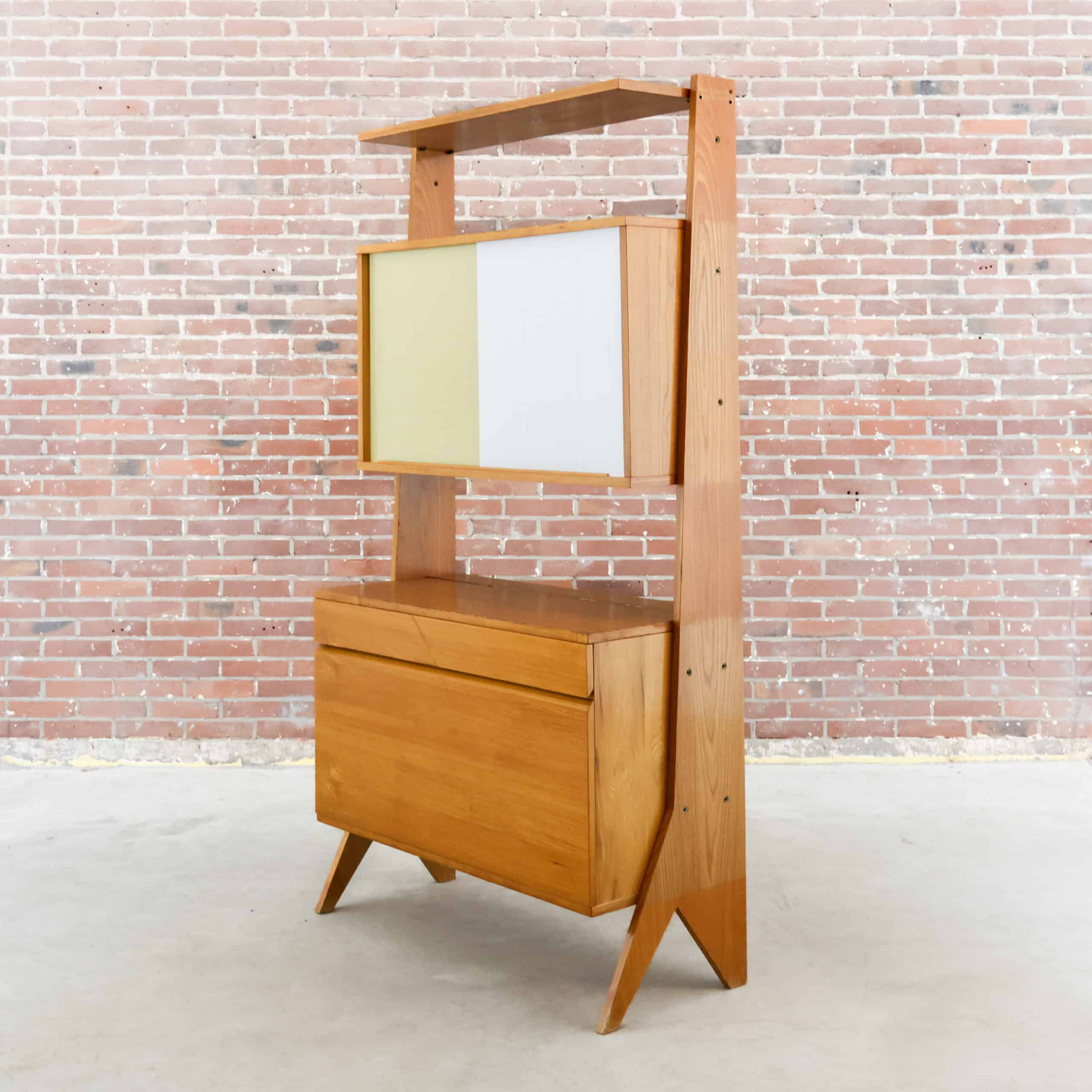 Highboard aus der Mitte des Jahrhunderts