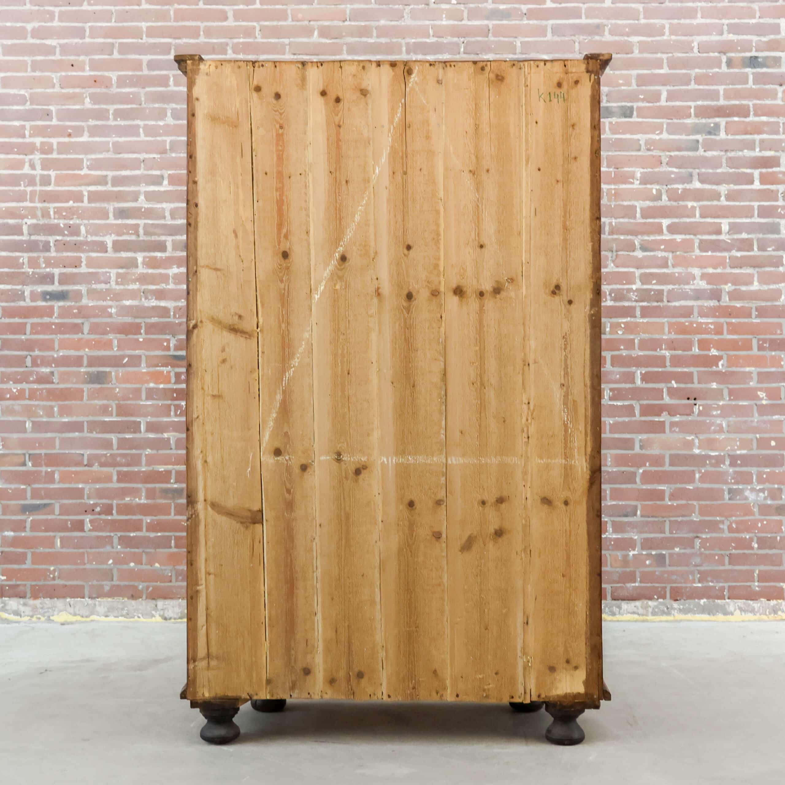 Antiker Einzeltürschrank – Abbildung 9