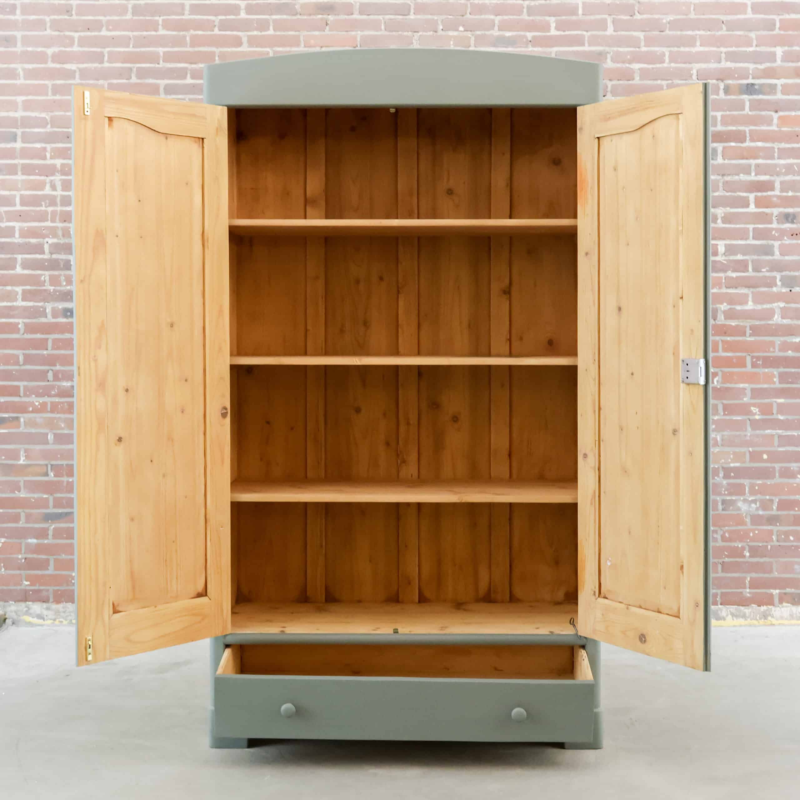 Grauer Kleiderschrank - Bild 2