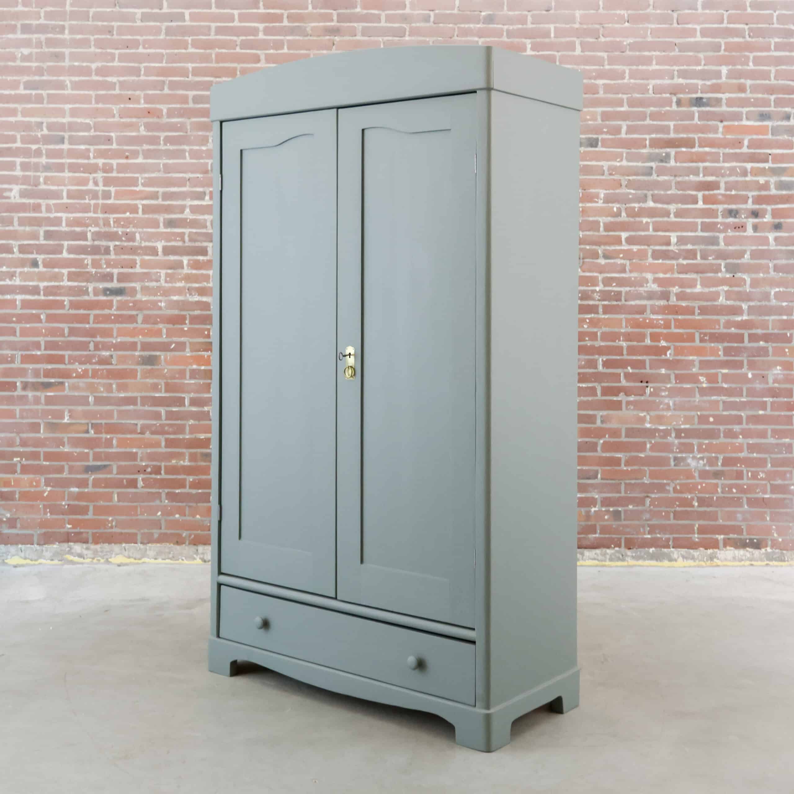 Grauer Kleiderschrank - Bild 8