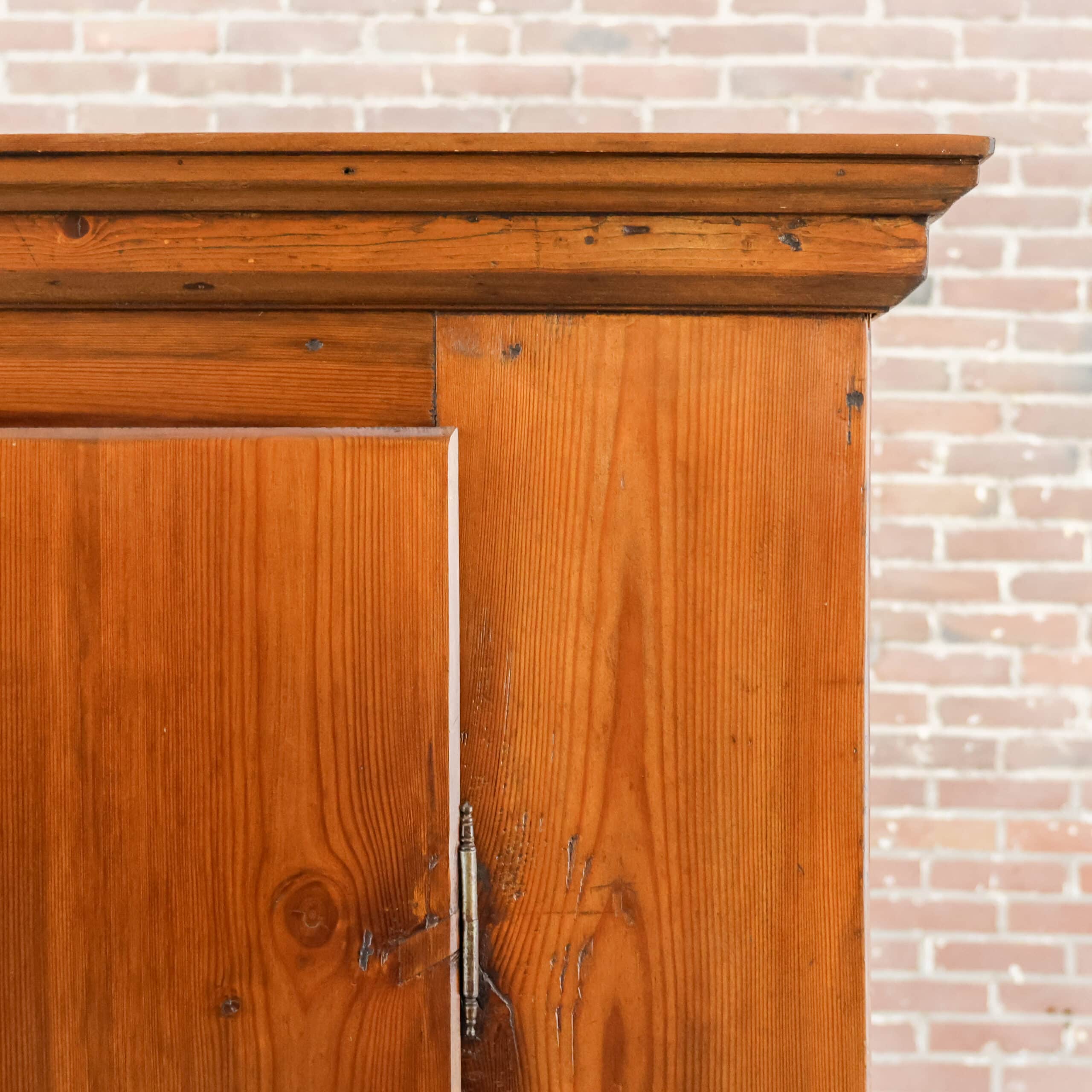 Antiker Einzeltürschrank – Abbildung 3