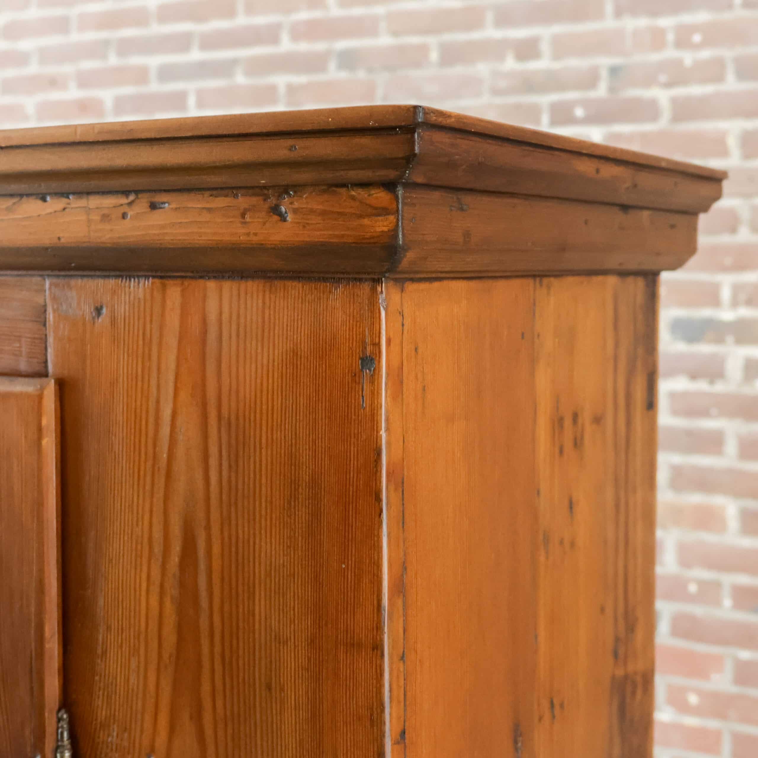 Antiker Einzeltürschrank – Abbildung 4