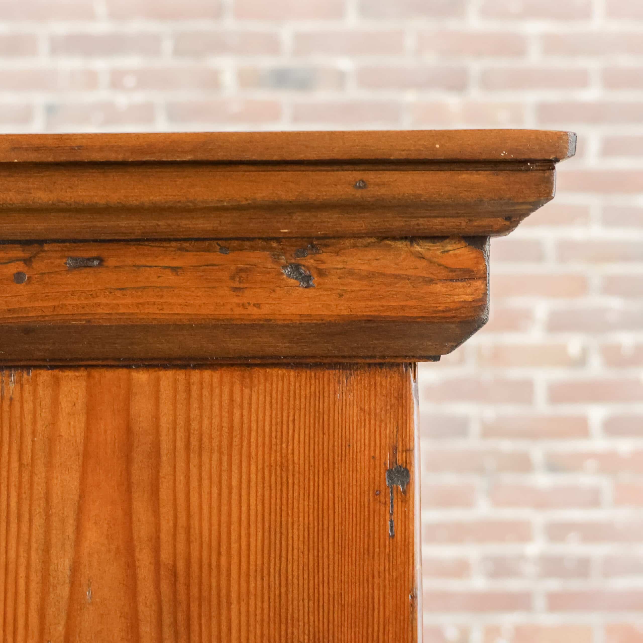Antiker Einzeltürschrank – Abbildung 5