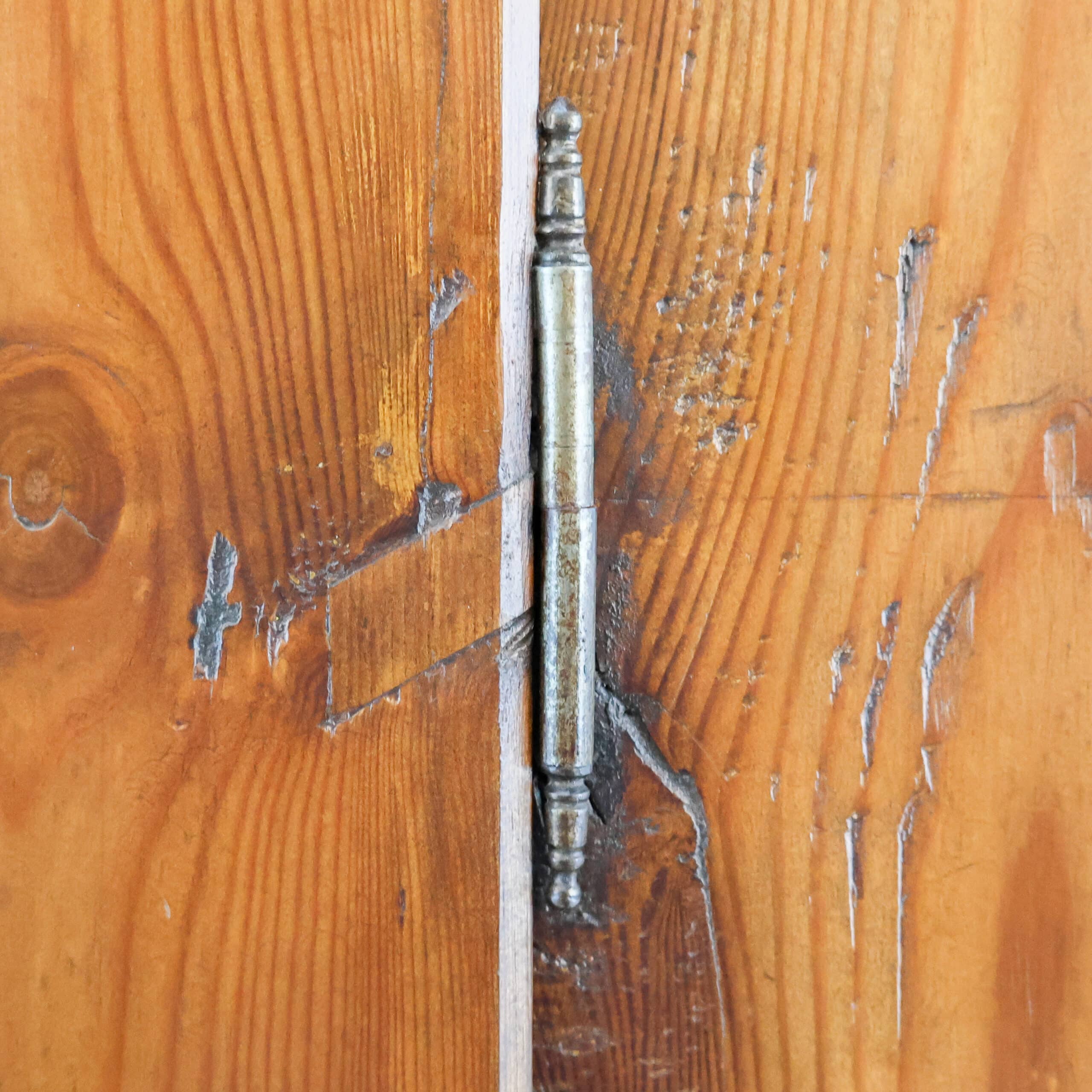 Antiker Einzeltürschrank – Abbildung 7